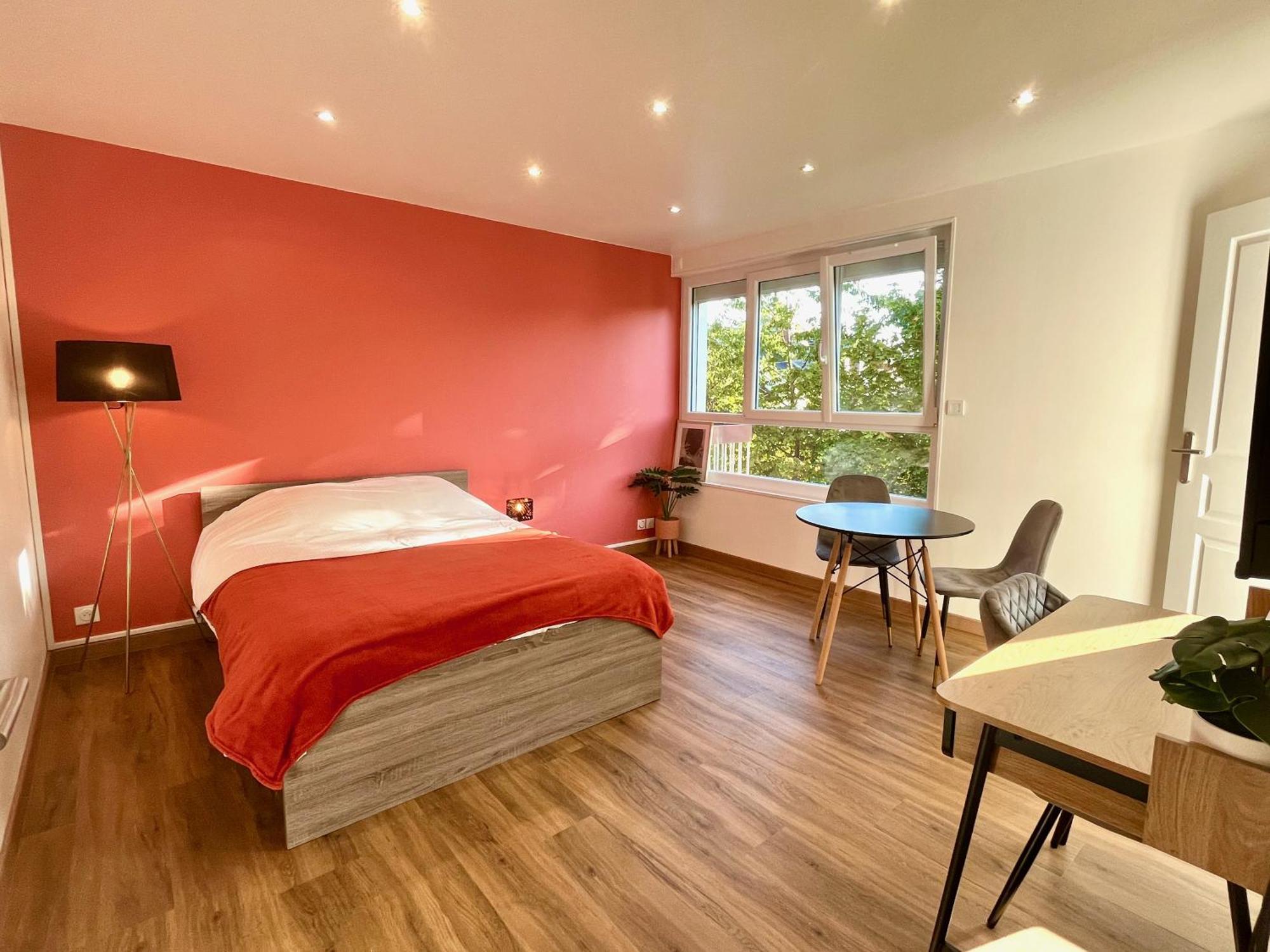 Apartment + Parking Prive